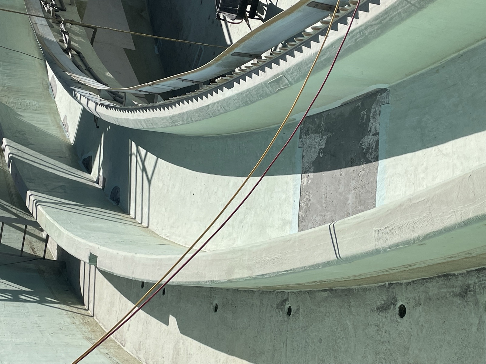 Confined-space concrete structure